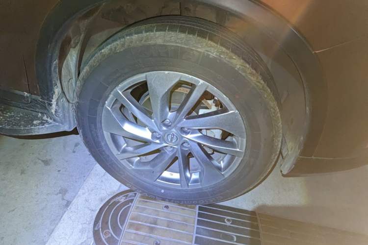 Used Nissan X-Trail 2014 2.5L CVT Ultimate Edition 4WD Right Front Wheel Hub