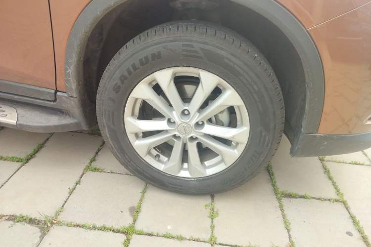 Used Nissan X-Trail 2014 2.0L CVT Comfort Edition 2WD Right Front Wheel Hub