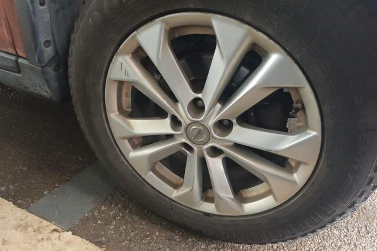 Used Nissan X-Trail 2014 2.0L CVT Comfort Edition 2WD Right Front Wheel Hub