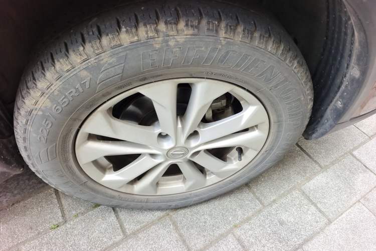 Used Nissan X-Trail 2014 2.0L CVT Smart Edition 2WD Right Front Wheel Hub