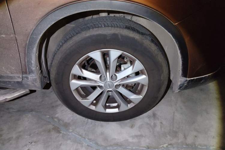 Used Nissan X-Trail 2014 2.5L CVT Leading Edition 4WD Right Front Wheel Hub