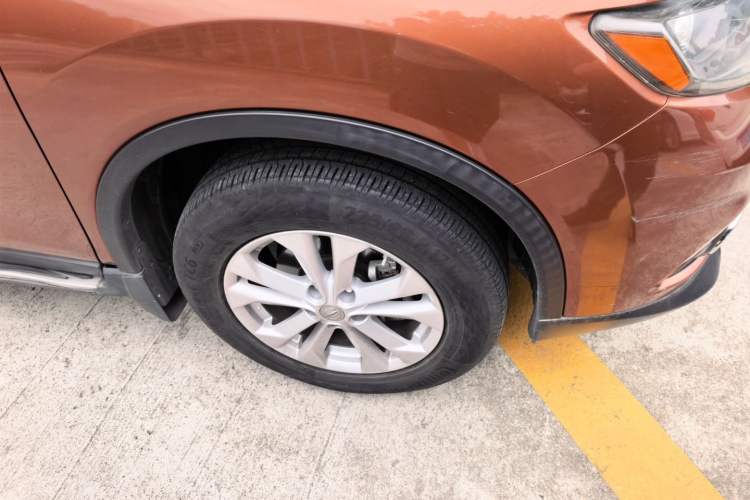 Used Nissan X-Trail 2014 2.5L CVT Luxury Edition 4WD Right Front Wheel Hub