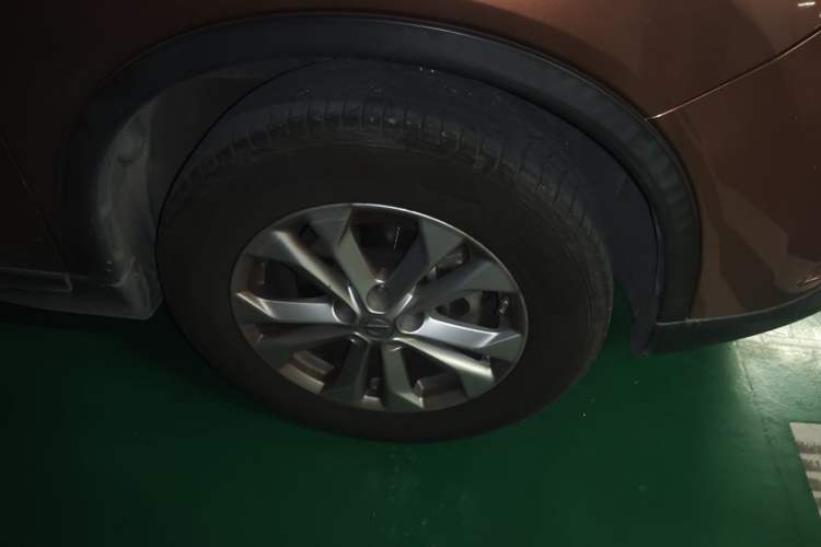 Used Nissan X-Trail 2014 2.5L CVT Leading Edition 4WD Right Front Wheel Hub