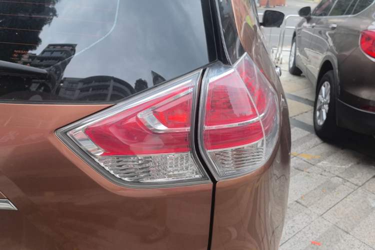 Used Nissan X-Trail 2014 2.0L CVT Comfort Edition 2WD Right Rear Taillight