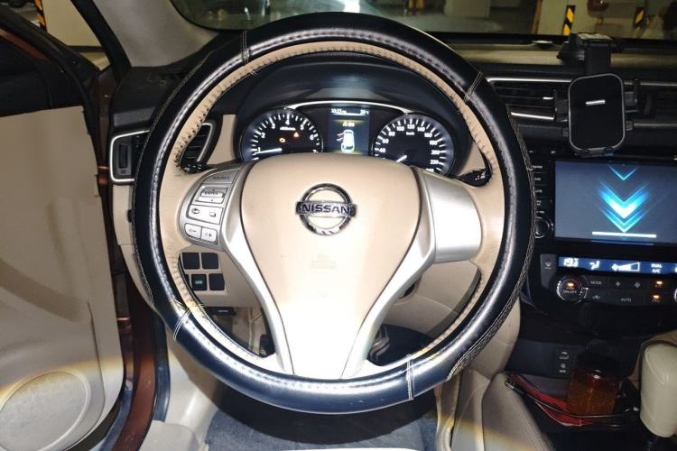 Used Nissan X-Trail 2014 2.0L CVT Comfort Edition 2WD Steering Wheel
