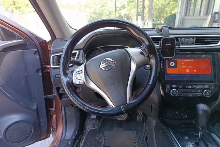 Used Nissan X-Trail 2014 2.0L CVT Comfort Edition 2WD Steering Wheel