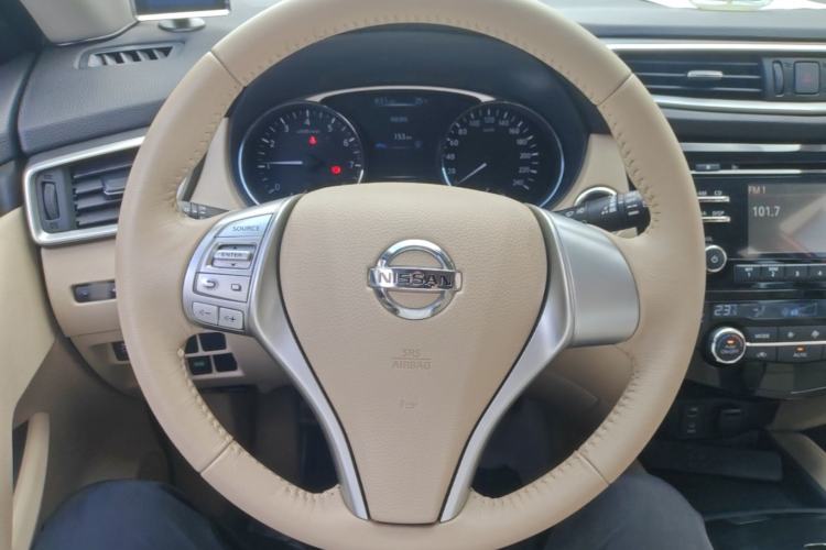 Used Nissan X-Trail 2014 2.0L CVT Comfort Edition 2WD Steering Wheel