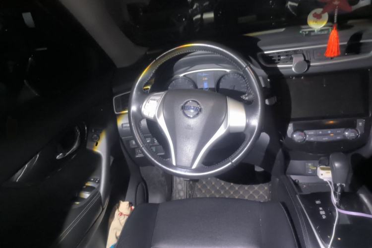 Used Nissan X-Trail 2014 2.5L CVT Luxury Edition 4WD Steering Wheel