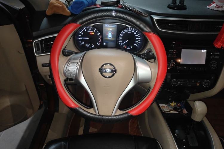 Used Nissan X-Trail 2014 2.0L CVT Comfort Edition 2WD Steering Wheel