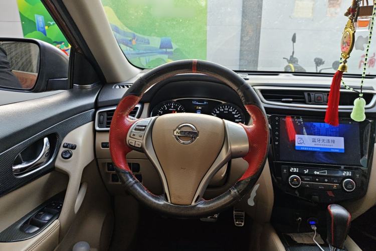 Used Nissan X-Trail 2014 2.0L CVT Comfort Edition 2WD Steering Wheel