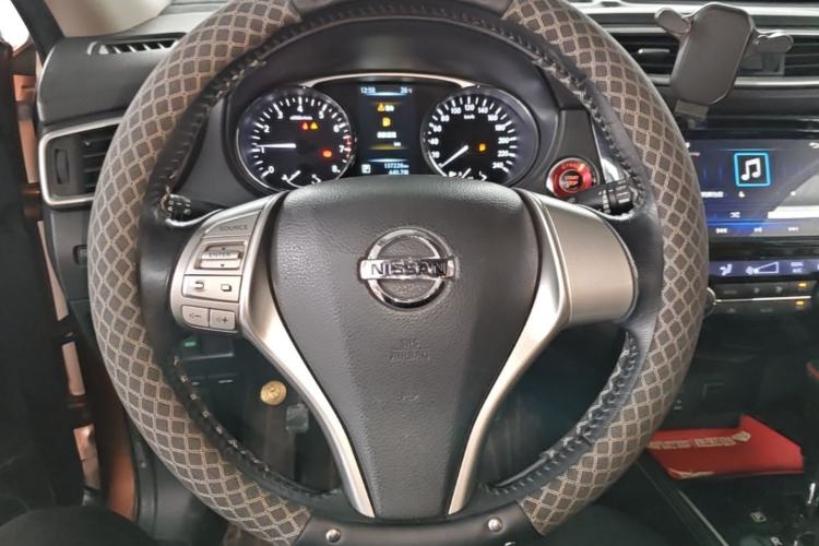 Used Nissan X-Trail 2014 2.0L CVT Comfort Edition 2WD Steering Wheel