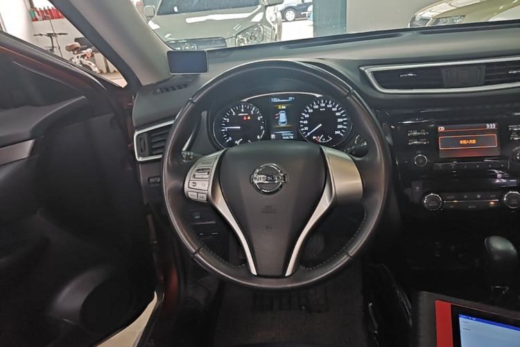 Used Nissan X-Trail 2014 2.0L CVT Comfort Edition 2WD Steering Wheel