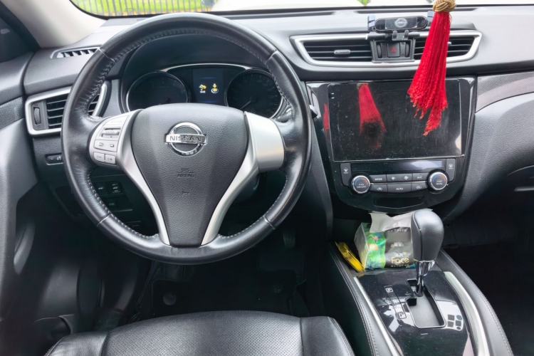 Used Nissan X-Trail 2014 2.5L CVT Luxury Edition 4WD Steering Wheel