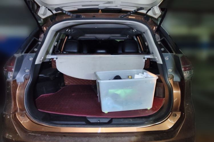 Used Nissan X-Trail 2014 2.5L CVT Leading Edition 4WD Trunk