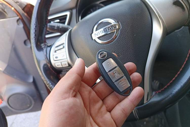 Used Nissan X-Trail 2014 2.0L CVT Comfort Edition 2WD Vehicle Key