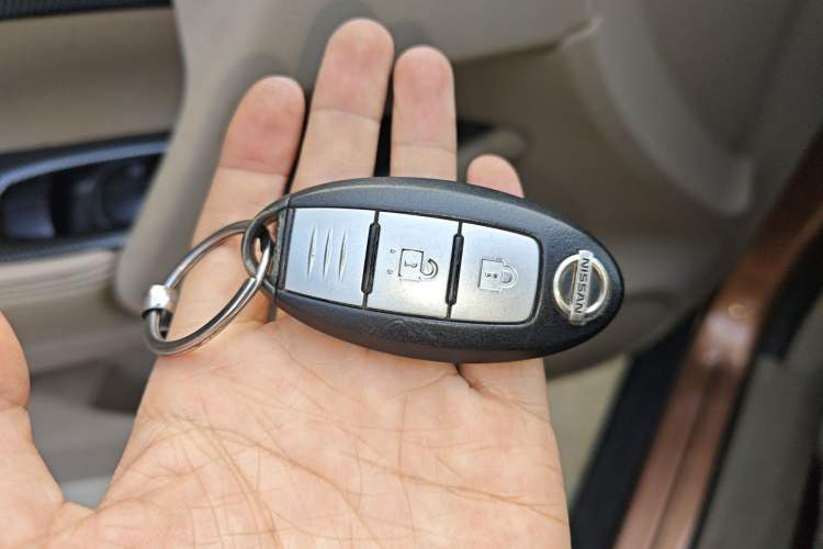 Used Nissan X-Trail 2014 2.0L CVT Comfort Edition 2WD Vehicle Key
