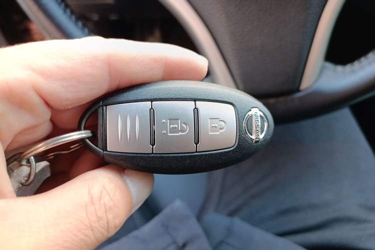 Used Nissan X-Trail 2014 2.0L CVT Comfort Edition 2WD Vehicle Key