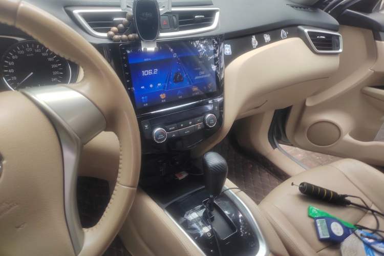 Used Nissan X-Trail 2014 2.0L CVT Comfort Edition 2WD Audio And AC Panel