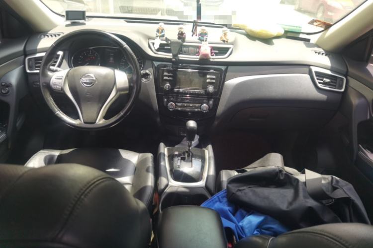 Used Nissan X-Trail 2014 2.0L CVT Comfort Edition 2WD Center Console