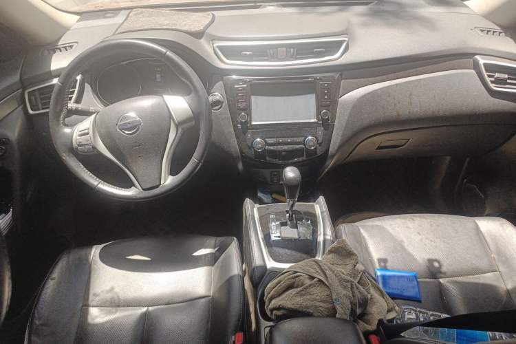 Used Nissan X-Trail 2014 2.0L CVT Comfort Edition 2WD Center Console