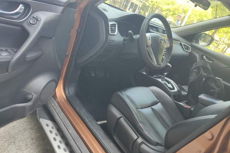 Used Nissan X-Trail 2014 2.0L CVT Comfort Edition 2WD Driver Seat