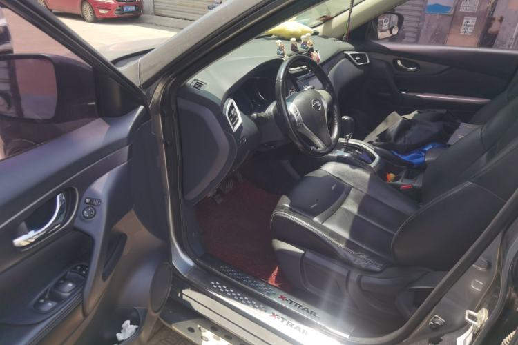 Used Nissan X-Trail 2014 2.0L CVT Comfort Edition 2WD Driver Seat