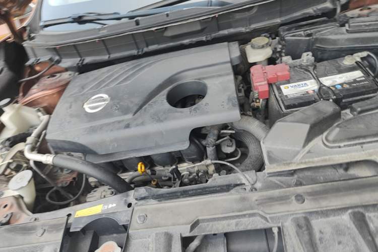 Used Nissan X-Trail 2014 2.0L CVT Comfort Edition 2WD Engine Bay