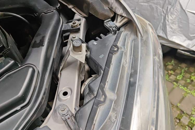Used Nissan X-Trail 2014 2.5L CVT Luxury Edition 4WD Engine Bay Left