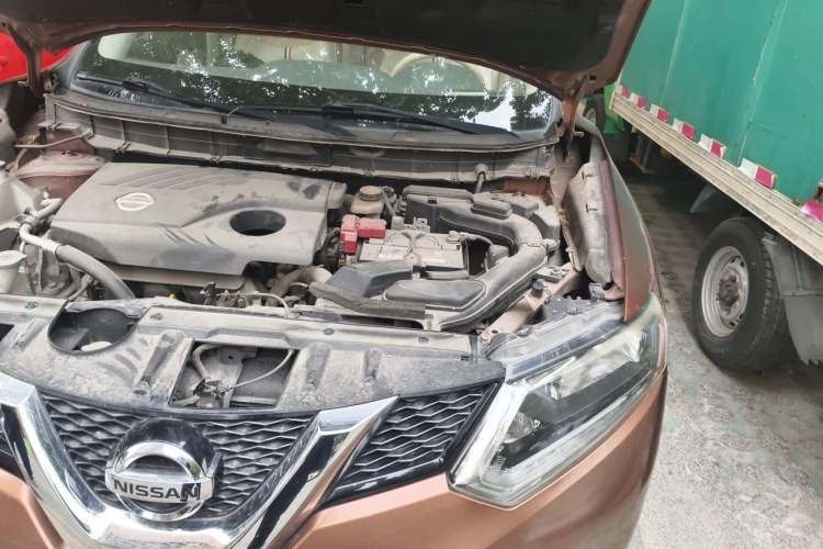 Used Nissan X-Trail 2014 2.0L CVT Comfort Edition 2WD Engine Bay Left