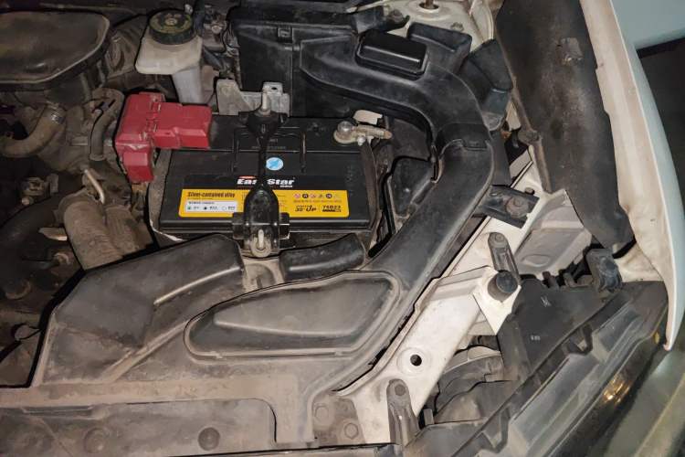 Used Nissan X-Trail 2014 2.0L CVT Comfort Edition 2WD Engine Bay Left