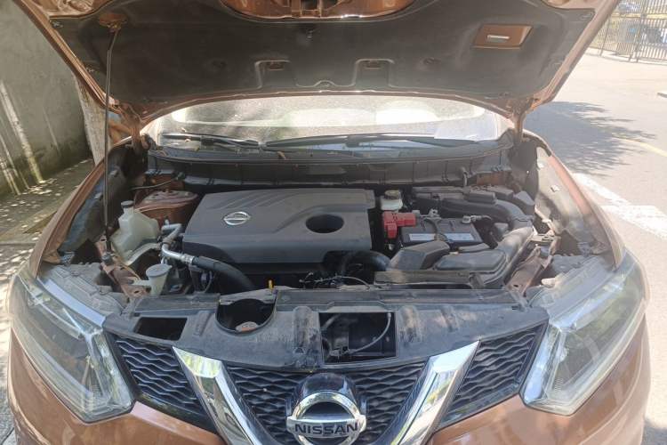 Used Nissan X-Trail 2014 2.0L CVT Comfort Edition 2WD Engine Bay