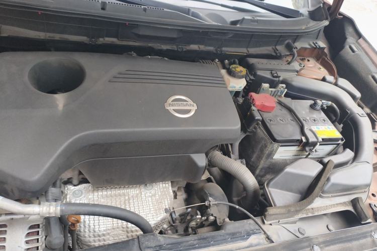 Used Nissan X-Trail 2014 2.5L CVT Luxury Edition 4WD Engine Bay
