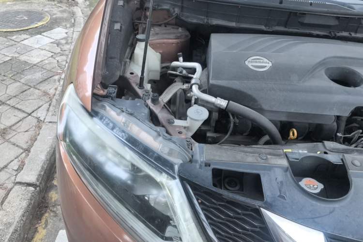 Used Nissan X-Trail 2014 2.0L CVT Comfort Edition 2WD Engine Bay Right