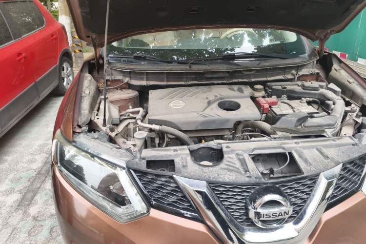 Used Nissan X-Trail 2014 2.0L CVT Comfort Edition 2WD Engine Bay Right