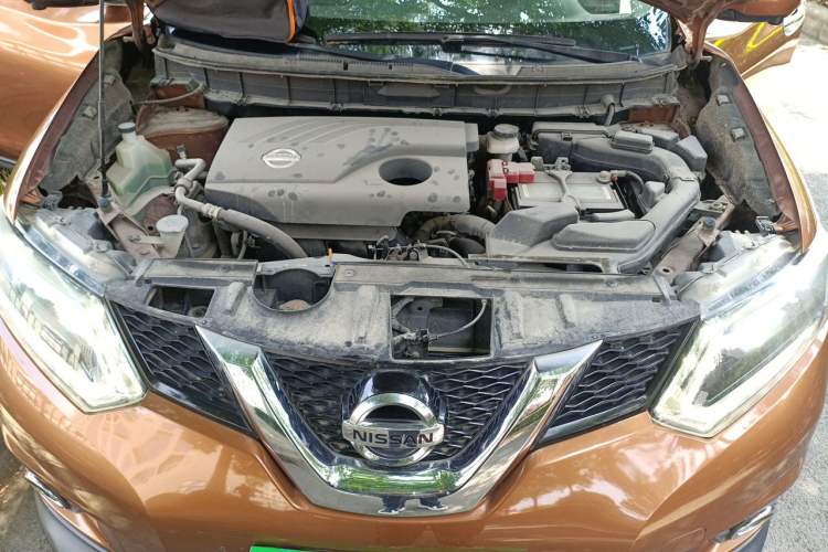 Used Nissan X-Trail 2014 2.0L CVT Comfort Edition 2WD Engine Bay