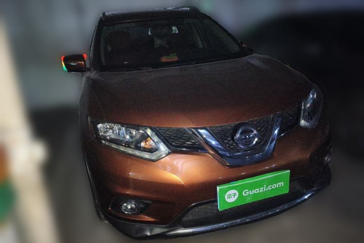 Used Nissan X-Trail 2014 2.5L CVT Luxury Edition 4WD Front Right 45 Deg