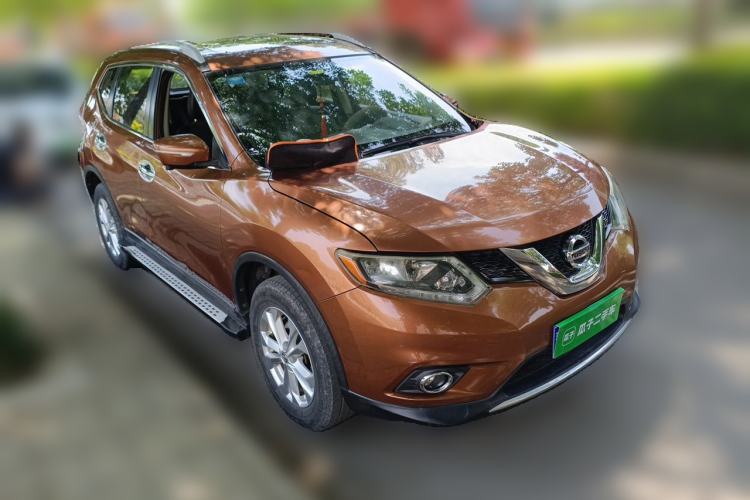 Used Nissan X-Trail 2014 2.0L CVT Comfort Edition 2WD Front Right 45 Deg