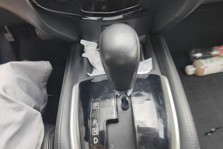 Used Nissan X-Trail 2014 2.0L CVT Comfort Edition 2WD Gear Lever