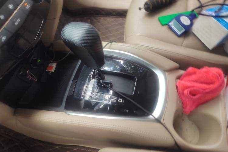 Used Nissan X-Trail 2014 2.0L CVT Comfort Edition 2WD Gear Lever