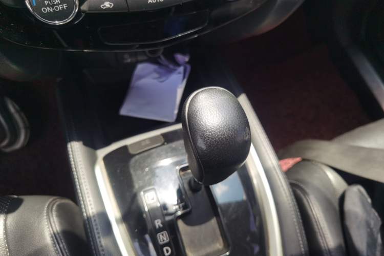 Used Nissan X-Trail 2014 2.0L CVT Comfort Edition 2WD Gear Lever