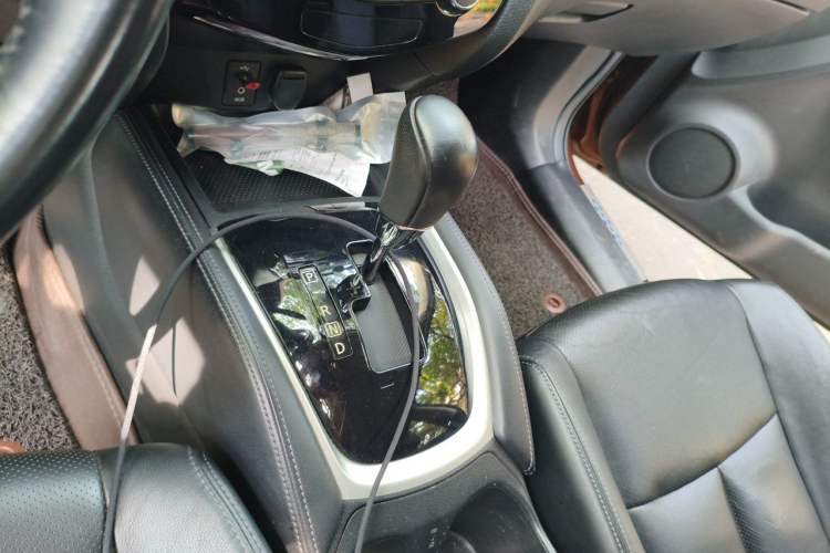 Used Nissan X-Trail 2014 2.0L CVT Smart Edition 2WD Gear Lever
