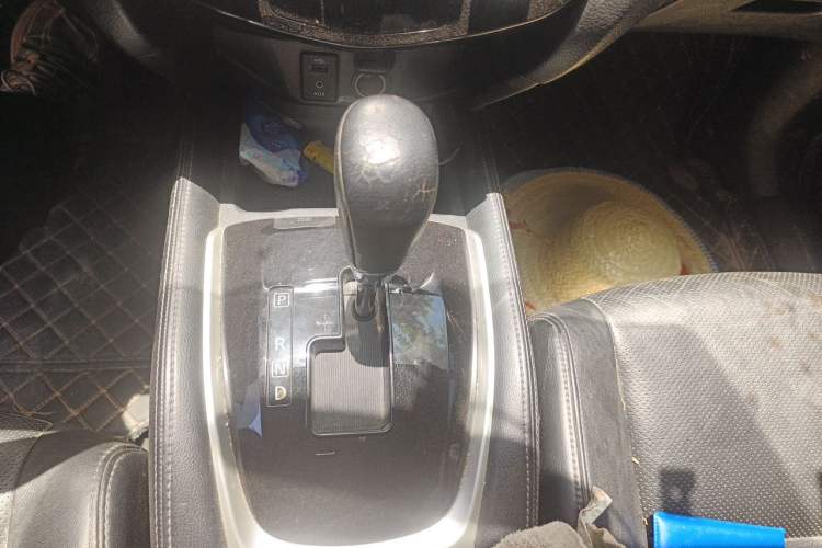Used Nissan X-Trail 2014 2.0L CVT Comfort Edition 2WD Gear Lever