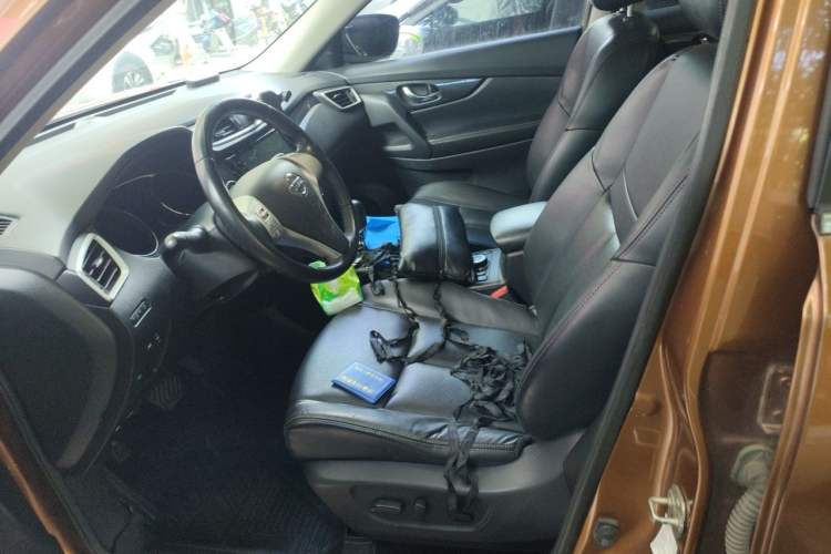 Used Nissan X-Trail 2014 2.5L CVT Luxury Edition 4WD Left Front Seat