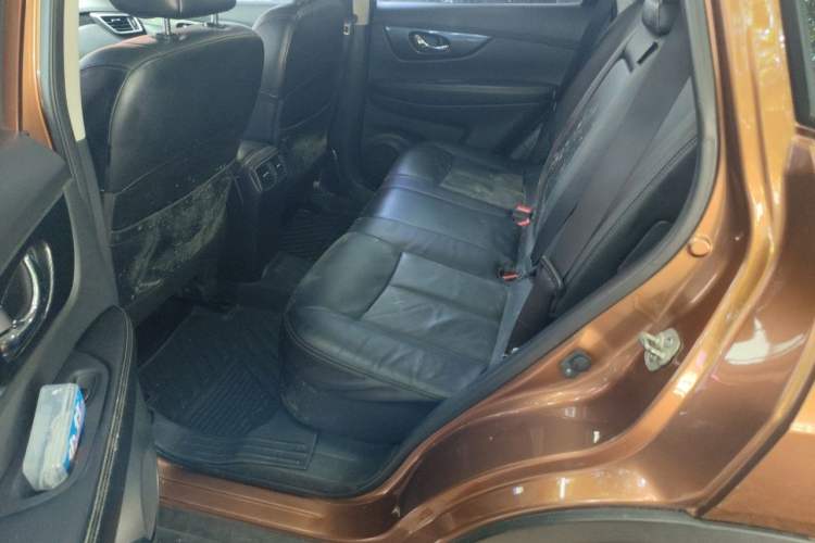 Used Nissan X-Trail 2014 2.5L CVT Luxury Edition 4WD Left Rear Seat
