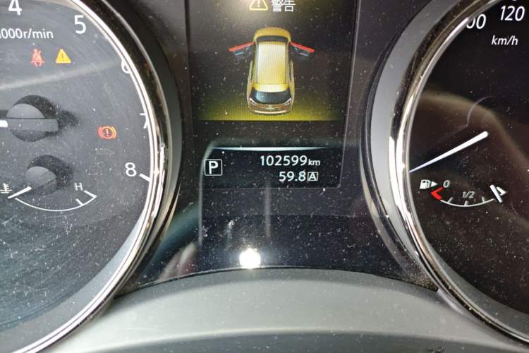 Used Nissan X-Trail 2014 2.0L CVT Comfort Edition 2WD Odometer Close Up
