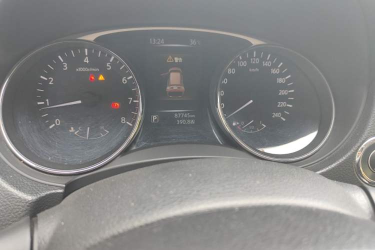 Used Nissan X-Trail 2014 2.0L CVT Comfort Edition 2WD Odometer Close Up