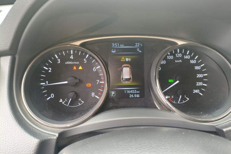 Used Nissan X-Trail 2014 2.5L CVT Luxury Edition 4WD Odometer Close Up