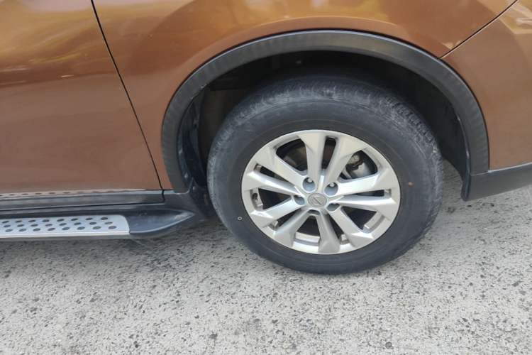 Used Nissan X-Trail 2014 2.0L CVT Comfort Edition 2WD Right Front Wheel Hub