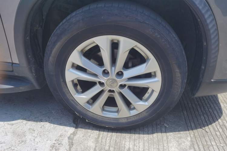 Used Nissan X-Trail 2014 2.0L CVT Comfort Edition 2WD Right Front Wheel Hub