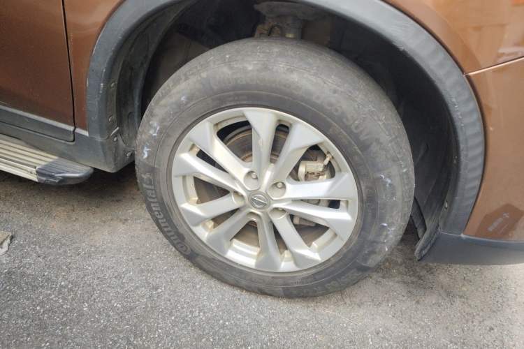 Used Nissan X-Trail 2014 2.5L CVT Luxury Edition 4WD Right Front Wheel Hub